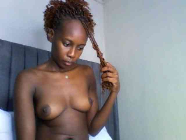 curvypetite001 webcam