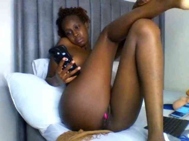 curvypetite001 webcam