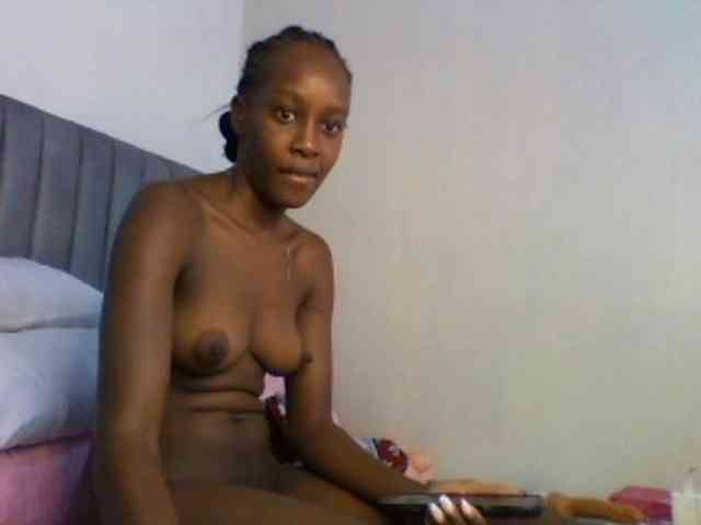 curvypetite001 webcam