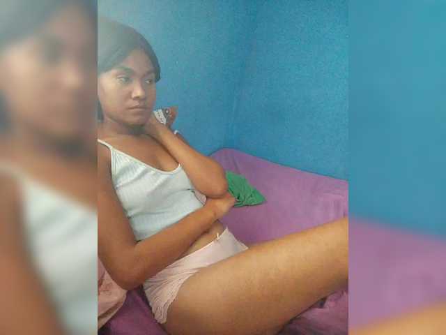 Carmella1's BongaCams show and profile