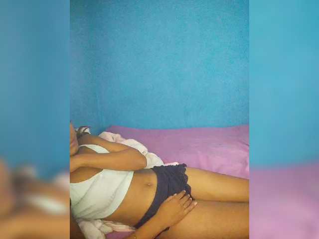 Carmella1's BongaCams show and profile