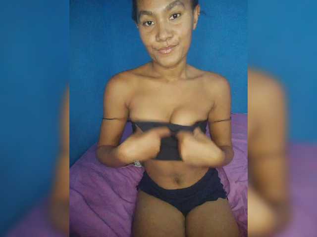 Carmella1's BongaCams show and profile