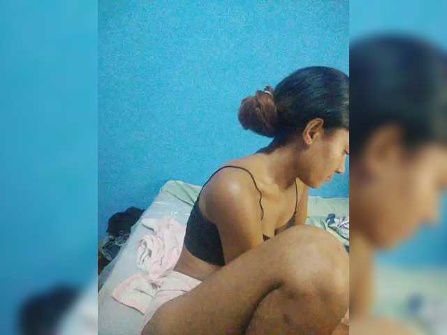 Carmella1's BongaCams show and profile