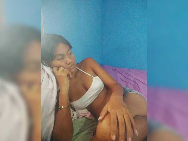 Carmella1's BongaCams show and profile