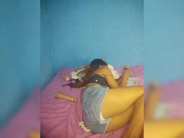 Carmella1's BongaCams show and profile