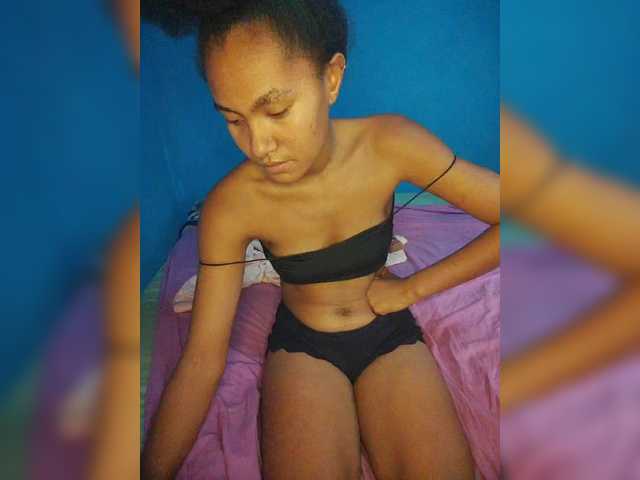 Carmella1's BongaCams show and profile