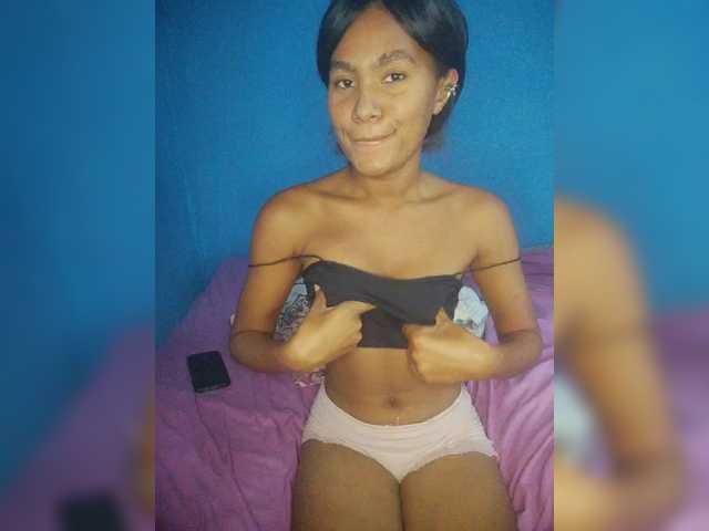 Carmella1's BongaCams show and profile