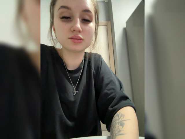 go to chat with Kira-Sofia