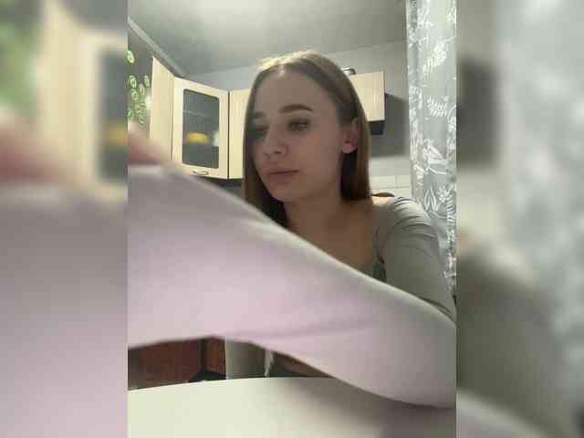 online cam show Kira-Sofia