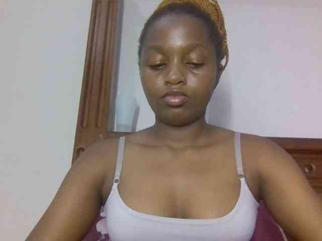 Sweetnaughtyprincess webcam