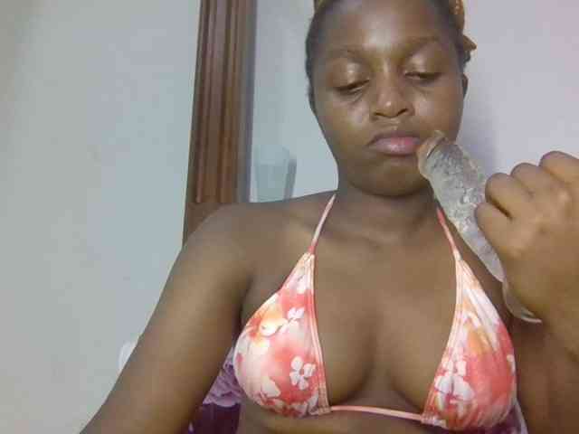 Sweetnaughtyprincess webcam