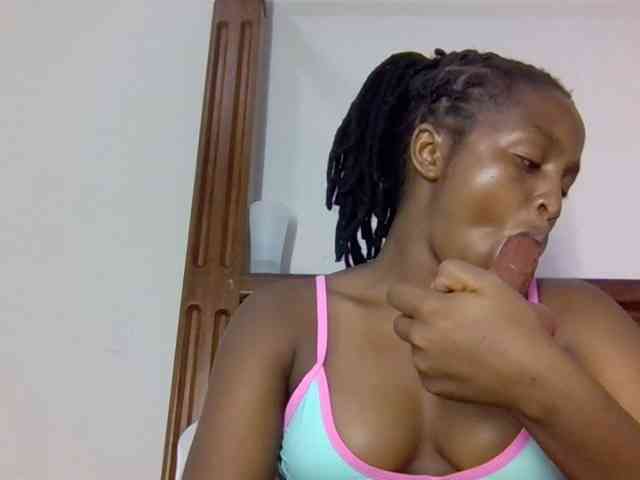 Sweetnaughtyprincess webcam