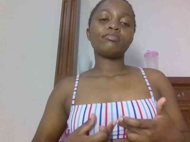 Sweetnaughtyprincess webcam