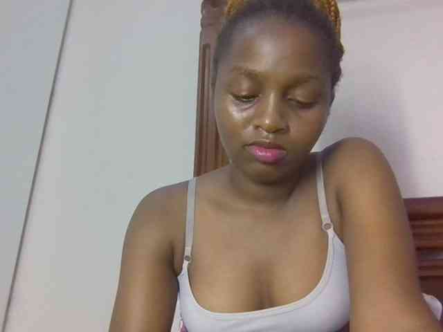 Sweetnaughtyprincess webcam