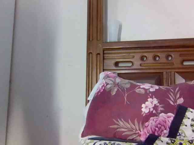 Sweetnaughtyprincess webcam