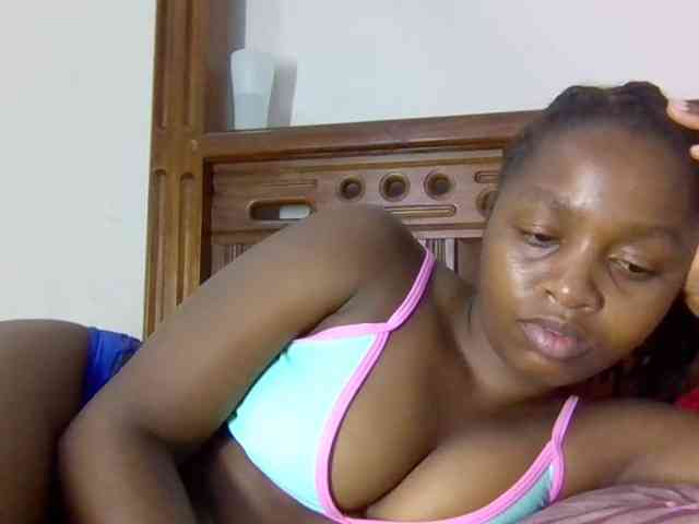 Sweetnaughtyprincess webcam