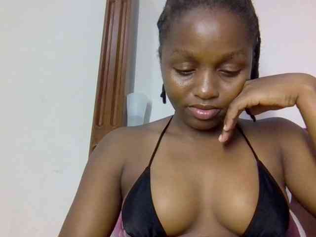 Sweetnaughtyprincess webcam