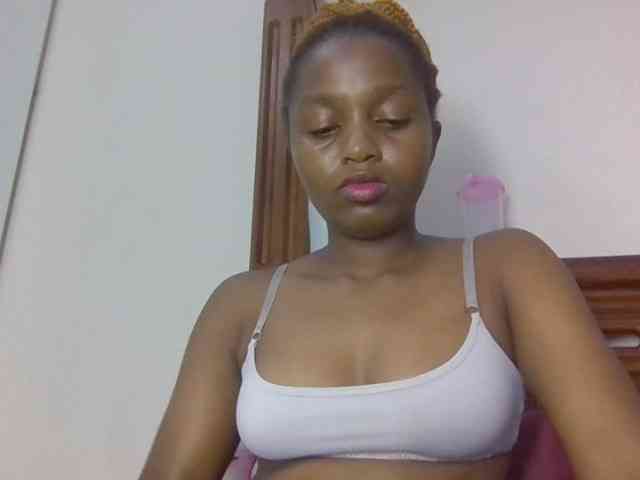 Sweetnaughtyprincess webcam