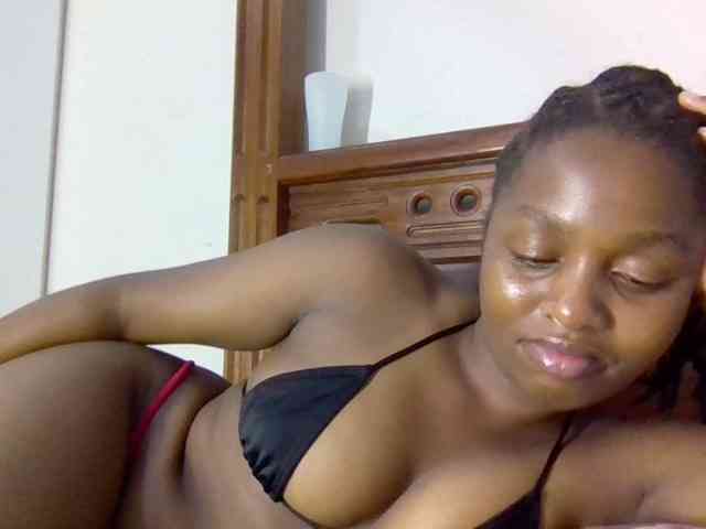 Sweetnaughtyprincess webcam