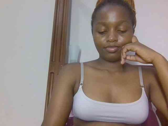 Sweetnaughtyprincess webcam