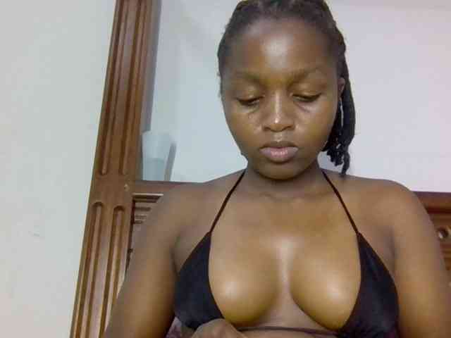 Sweetnaughtyprincess webcam