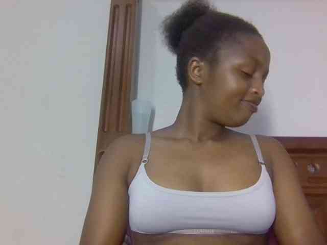 Sweetnaughtyprincess webcam