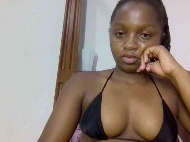 Sweetnaughtyprincess webcam