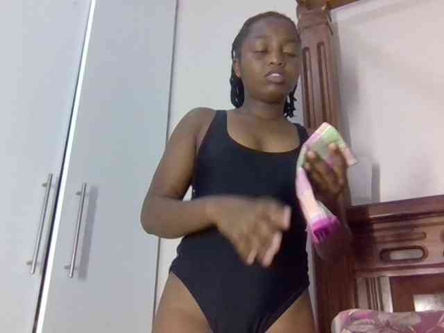 Sweetnaughtyprincess webcam