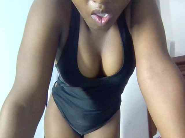 Sweetnaughtyprincess webcam