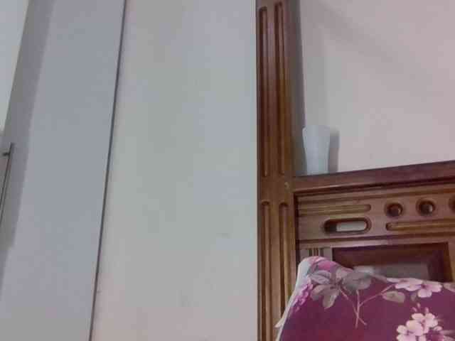 Sweetnaughtyprincess webcam