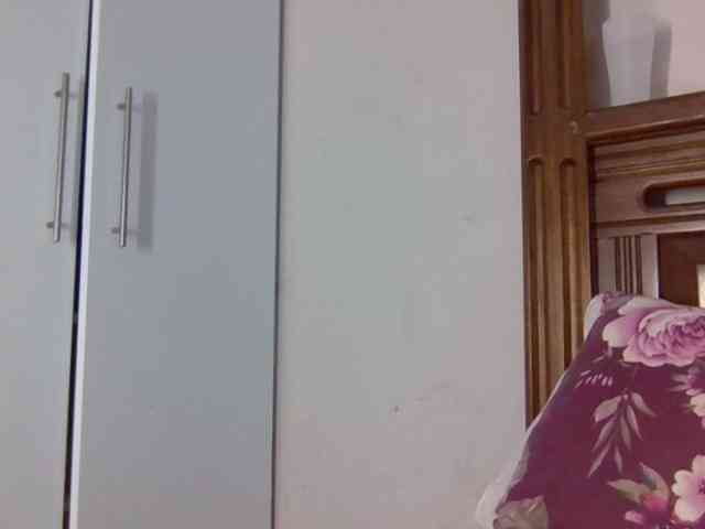 Sweetnaughtyprincess webcam