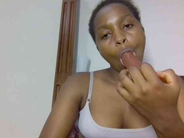 Sweetnaughtyprincess webcam