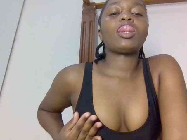 Sweetnaughtyprincess webcam