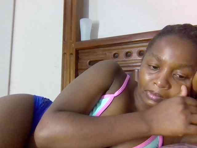 Sweetnaughtyprincess webcam