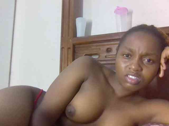 Sweetnaughtyprincess webcam