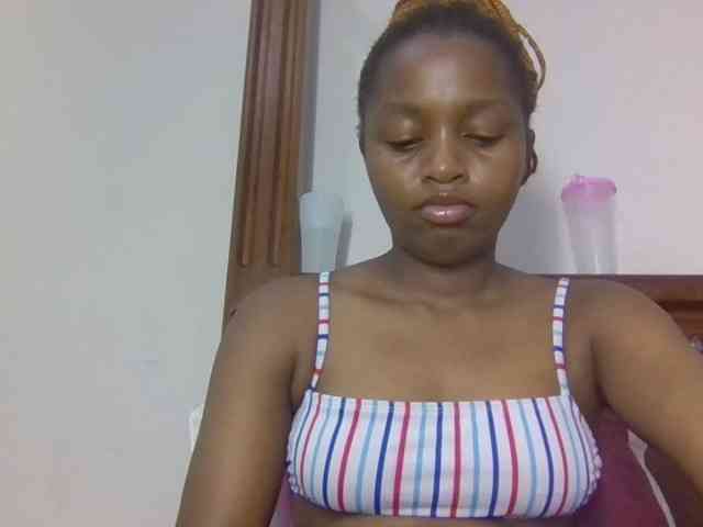 Sweetnaughtyprincess webcam