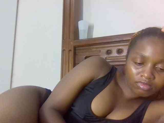 Sweetnaughtyprincess webcam