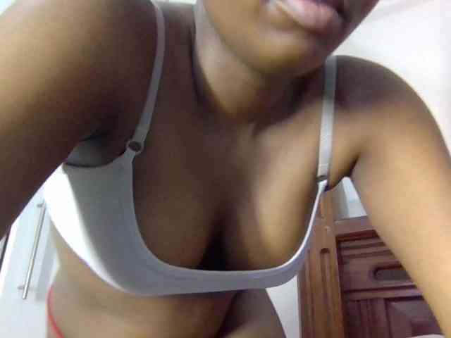 Sweetnaughtyprincess webcam