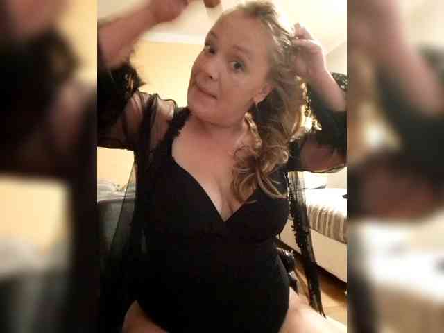 Sexyaussiemilfxxx webcam