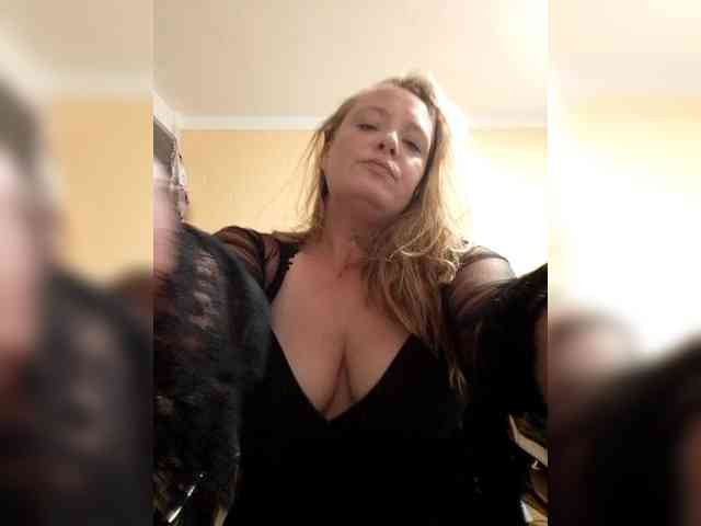 Sexyaussiemilfxxx webcam