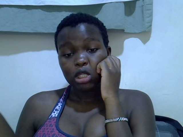 pretty-desire webcam bongacams model stream image