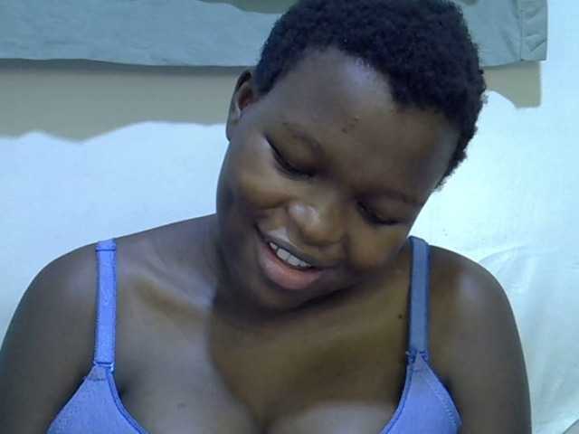 pretty-desire webcam bongacams model stream image