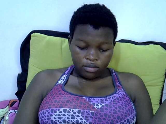 pretty-desire webcam bongacams model stream image