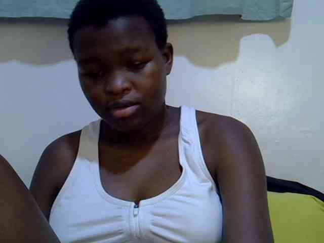 pretty-desire Live Webcam on BongaCams