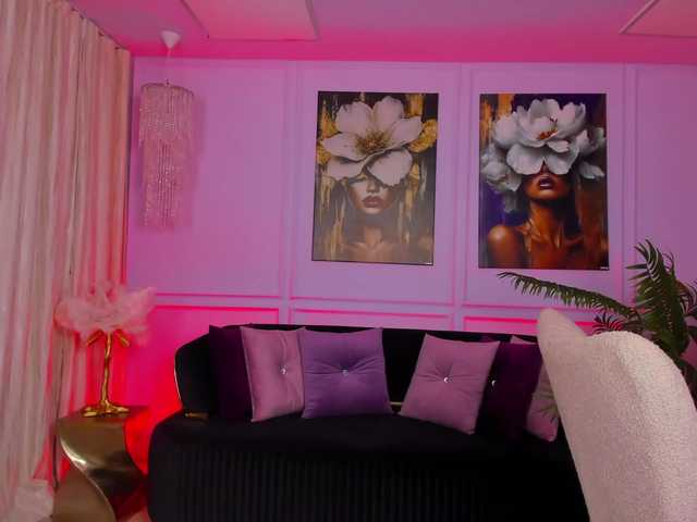 AvaCassidy's BongaCams show and profile