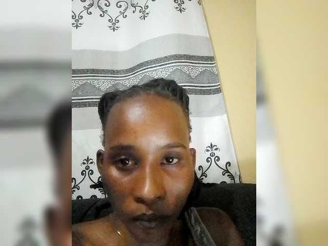 Littleslutdiva's BongaCams show and profile