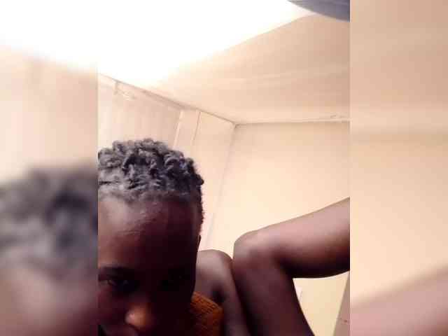 Littleslutdiva webcam