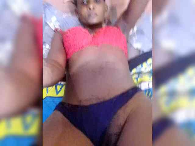 Littleslutdiva Live Webcam on BongaCams