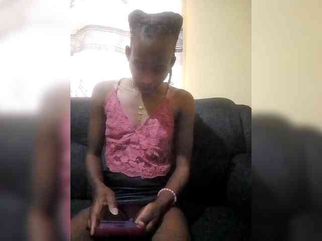 Littleslutdiva webcam