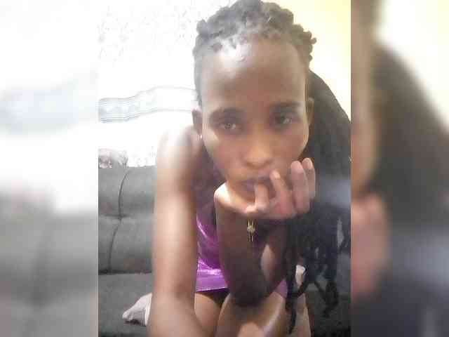 Littleslutdiva webcam